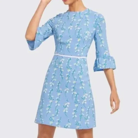 Draper James Dresses & Skirts - Draper James Blue Daisy Floral Rosslyn Dress 3/4 Sleeves
